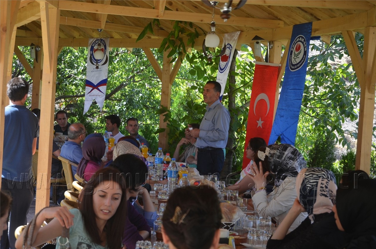 Gümüşhane’ye yeni atatan öğretmenlerin oryantasyon eğitimlerine Gümüşhane Eğitim-Bir-Sen Şubesi tarafından destek verildi. 