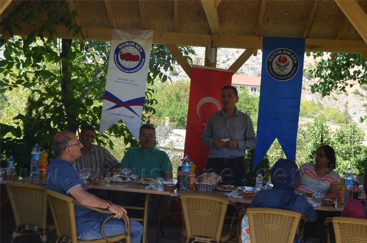 Gümüşhane’ye yeni atatan öğretmenlerin oryantasyon eğitimlerine Gümüşhane Eğitim-Bir-Sen Şubesi tarafından destek verildi. 