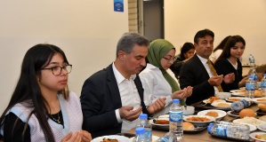 Vali Baruş üniversite öğrencileriyle iftar sofrasında buluştu