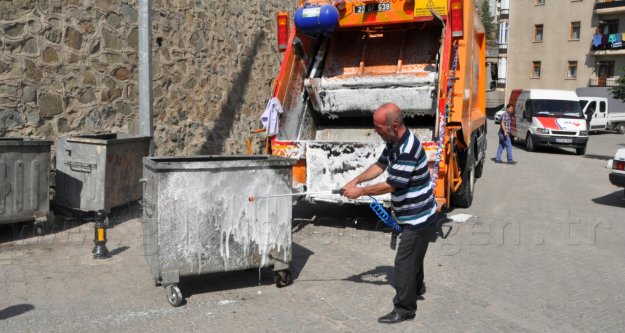 Gümüşhane’de çöp konteynırları dezenfekte ediliyor