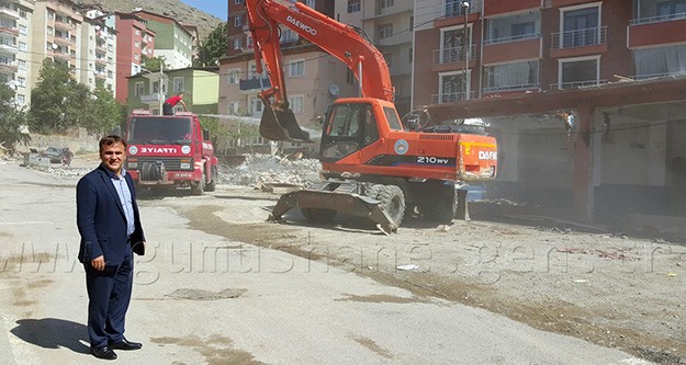 Pazaryerinde yıkım başladı