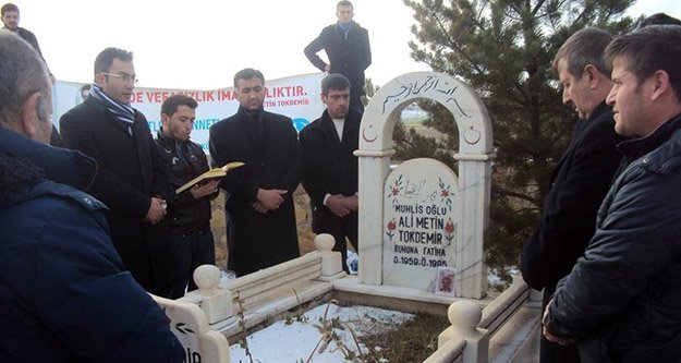 Ali Metin Tokdemir kabri başında anıldı