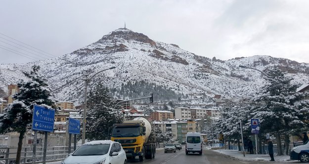 Gümüşhane’de 63 köy yolu ulaşıma kapandı