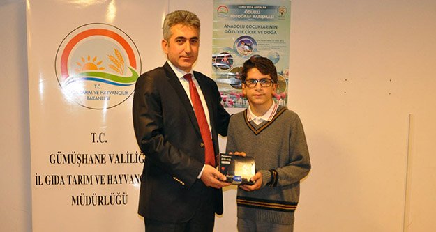 Tanış hediyesini aldı