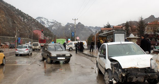 Gümüşhane'de korkutan kaza: 4 yaralı