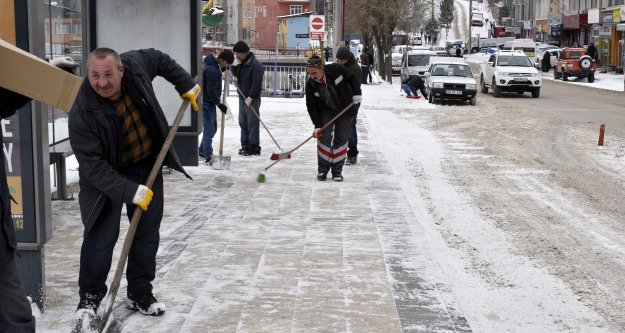 Gümüşhane’de kar vatandaşa çile olmadı