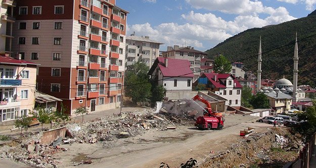 Modern Pazar yerindeki engel kalkıyor