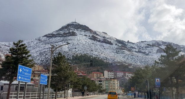 Gümüşhane’nin yüksek kesimleri beyaza büründü