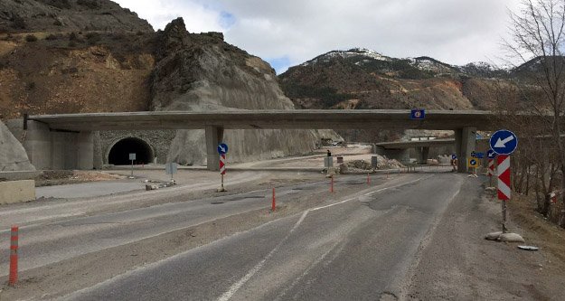 Kamulaştırmalar yolu geciktiriyor