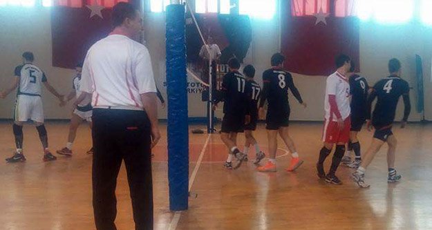 Ünilig voleybol grup müsabakaları sona erdi