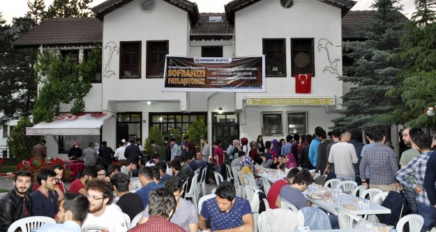 Başkan Çimen ilk iftarını vatandaşlarla yaptı