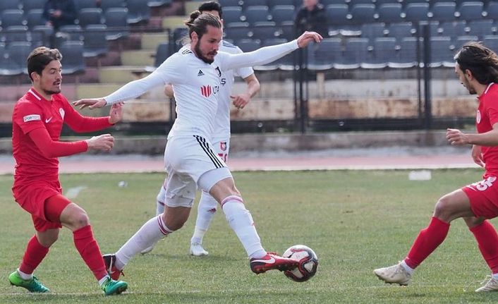 Gümüş Uşak'tan 1 puanla dönüyor: 2-2