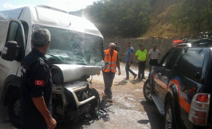 Gümüşhane’de trafik kazası: 3 yaralı