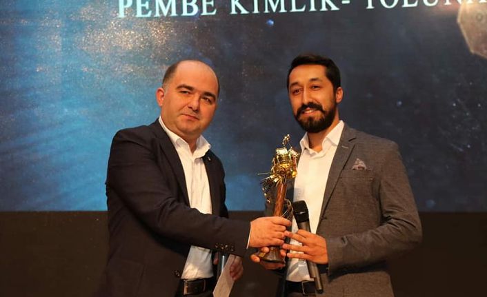 ‘Pembe Kimlik’ en iyi ikinci film seçildi