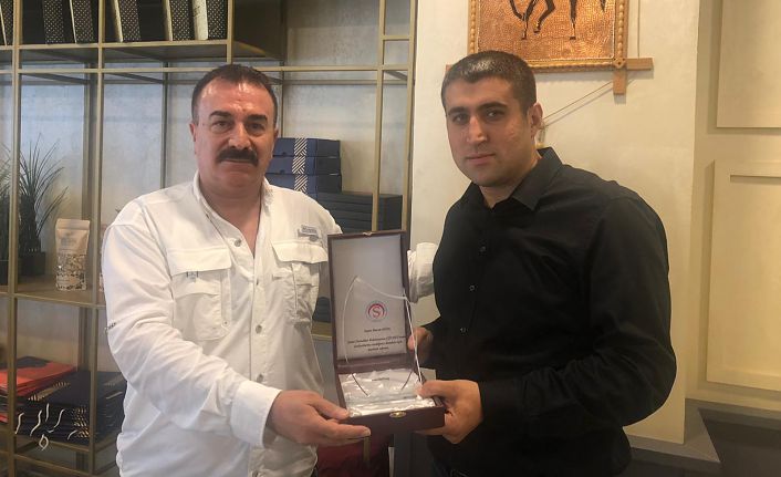 ŞİDEF’den, Murat Akın’a teşekkür plaket