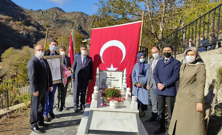 Şehit Öğretmen Necmettin Yılmaz Kabri Başında Anıldı