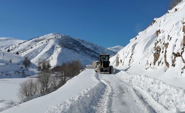 Gümüşhane’de kapalı köy yollarının tamamı açıldı