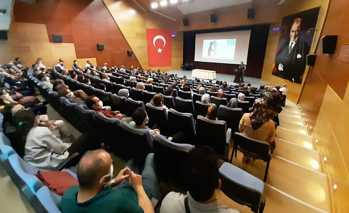 Emniyet’ten öğretmenlere seminer