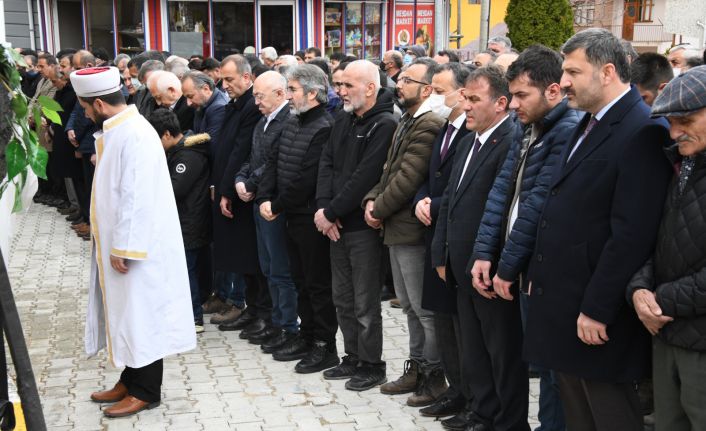 Gazeteci Tunç son yolculuğuna uğurlandı