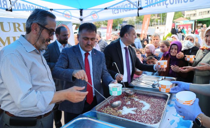 Gümüşhane’de 2 bin kişilik Aşure dağıtıldı