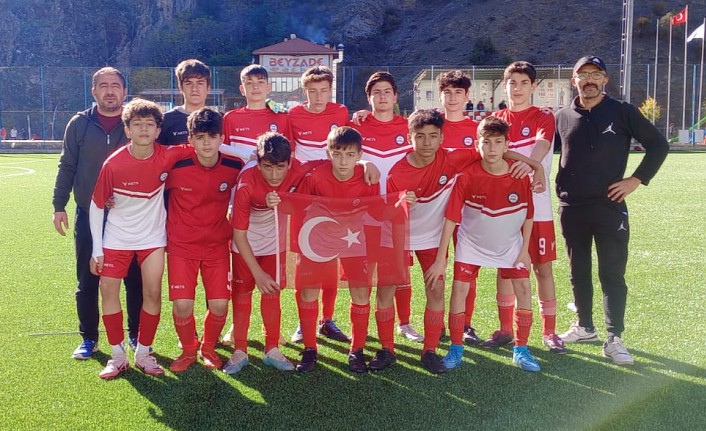 Gümüşhane Gençlik Spor, U14 liginde şampiyon oldu