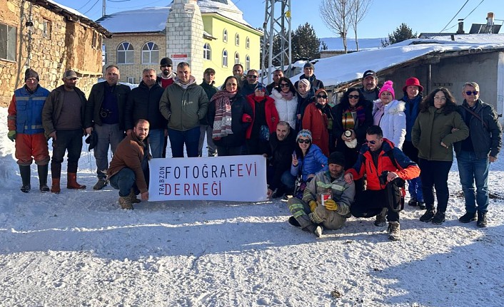 Fotoğraf sanatçıları Yenice köyünün kış geleneklerini görüntüledi