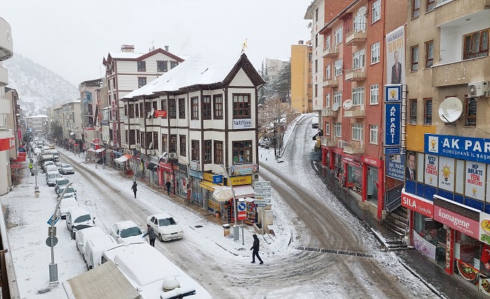 Gümüşhane’de kar yağışı etkili oldu