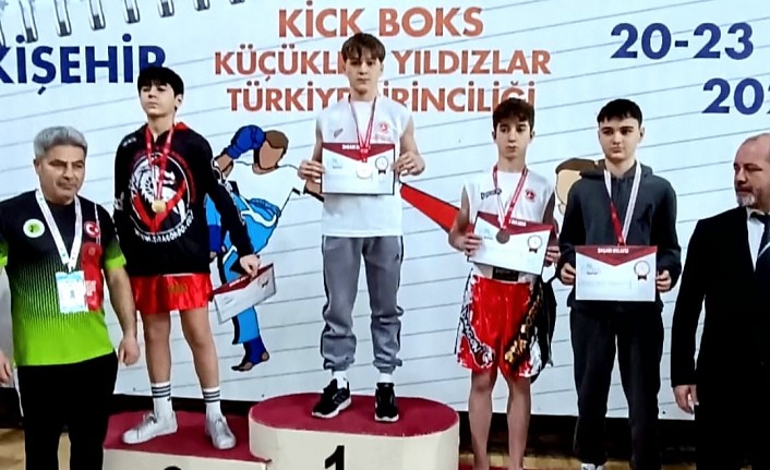 Kick Boks Türkiye Şampiyonasında Altın madalya Gümüşhane'nin