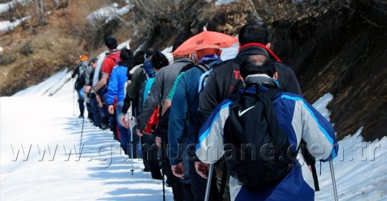 Dağcılar Kürtün Yaylalarını Keşfe Çıktı