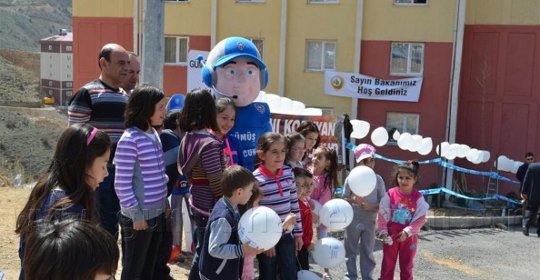 Emniyet 300 Fidanı Toprakla Buluşturdu