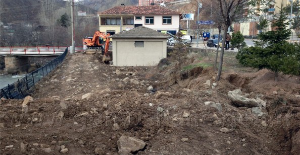 Eski Trafo Binası Park Yapılmak Üzere Yıkıldı