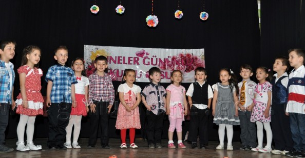 Geleceğin Annelerinden Anneler Günü Programı