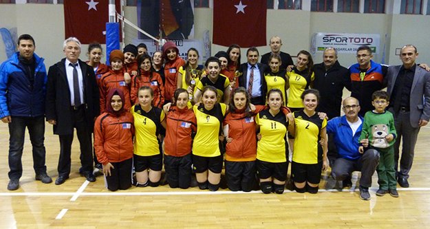 Genç Kızlar Voleybol Müsabakaları Sona Erdi