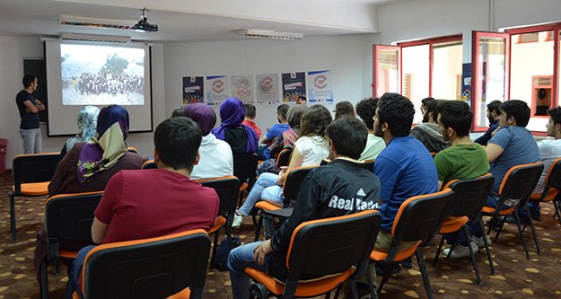 Gençlik Merkezinde ‘Sosyal Medya Okuryazarlık Eğitimi’ verildi