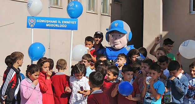 Gümüş Çocuk, Öğrencileri Yalnız Bırakmadı