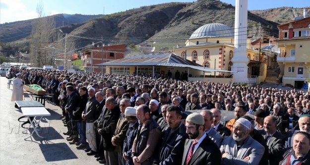 Gümüşhane İzzet abisini uğurladı