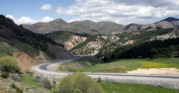 Gümüşhane-Kelkit Yolu Trafiğe Kapandı