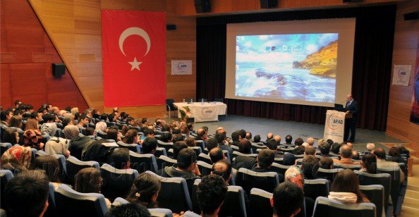 Gümüşhane'de Deprem Konferansı