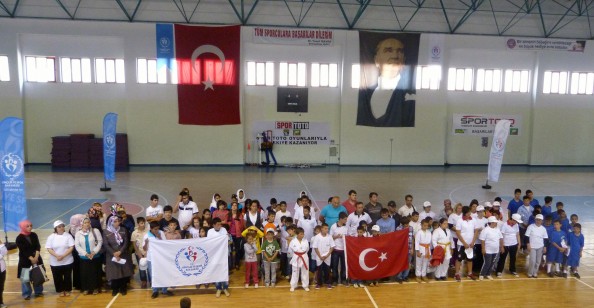 Gümüşhane'de İl Spor Merkezi Açıldı