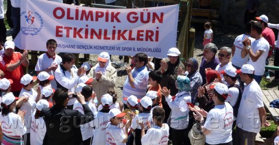 Gümüşhane'de Olimpik Gün Yürüyüşü Yapıldı