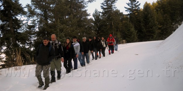 Gümüşhaneli Dağcılardan Kar Yürüyüşü