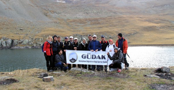 Gümüşhaneli Dağcılardan Sonbahar Yürüyüşü