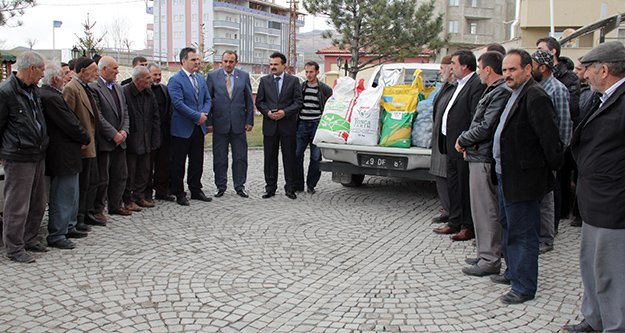 Kelkit’te Çiftçilere Özel İdare Destekli Tohum Dağıtıldı