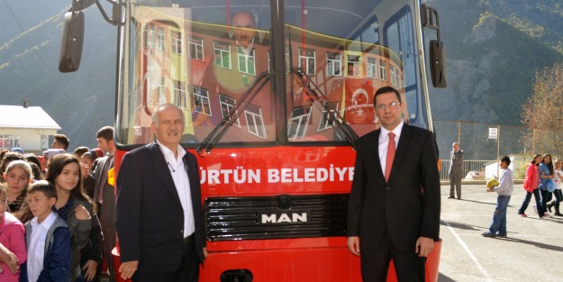 Kürtün'e İlk Otobüs Geldi