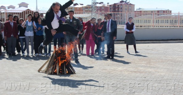 Şehit Teğmen Tuna Kara Anadolu Lisesi Nevruz Geleneğini Devam Ettirdi