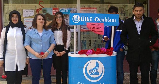 Torul ülkü ocağı anneleri unutmadı