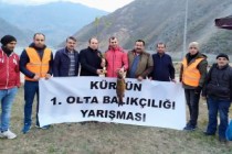 En büyük balığı tutmak için yarıştılar