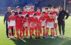 Gümüşhane Gençlik Spor, U14 liginde şampiyon oldu