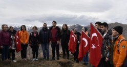 Gümüşhaneli dağcılardan zorlu “İstiklal” yürüyüşü