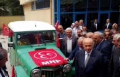 Bahçeli’ye Gümüşhane’de 1952 Model Jip Hediye Edildi